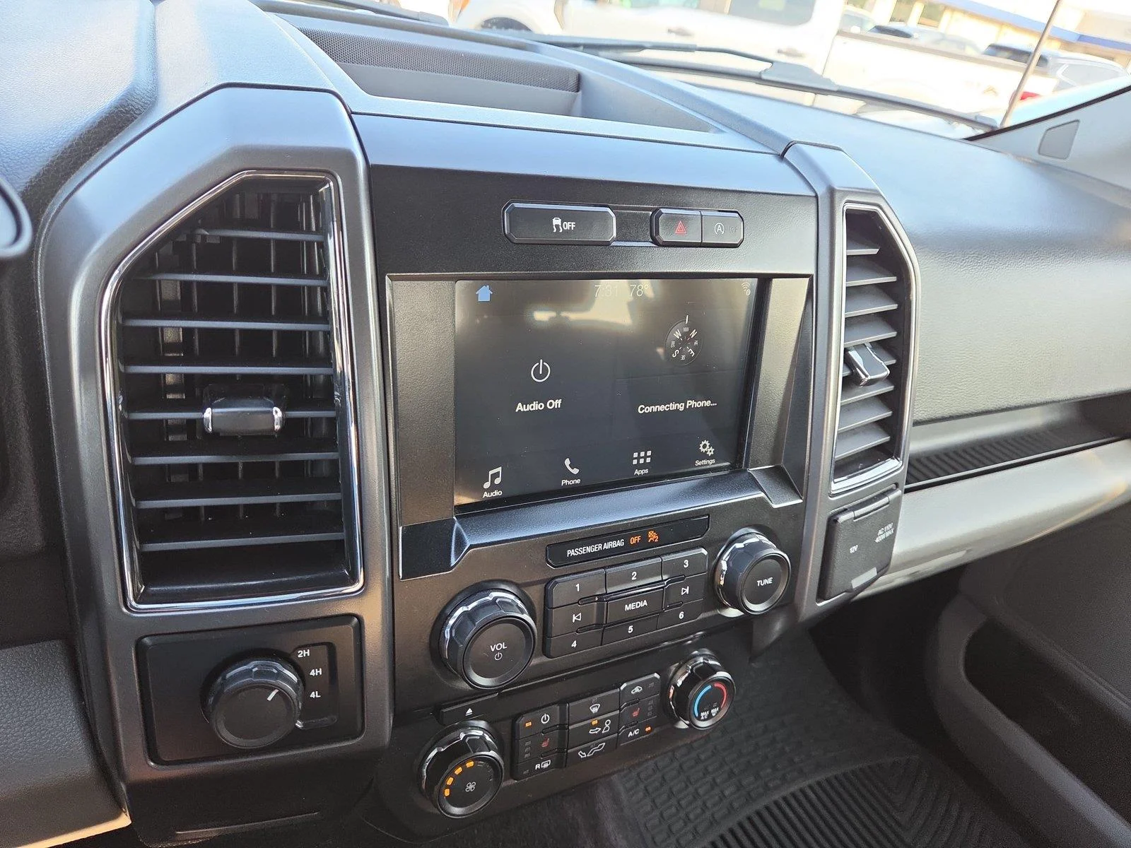 Used 2017 Blue Jeans Ford XLT image 12