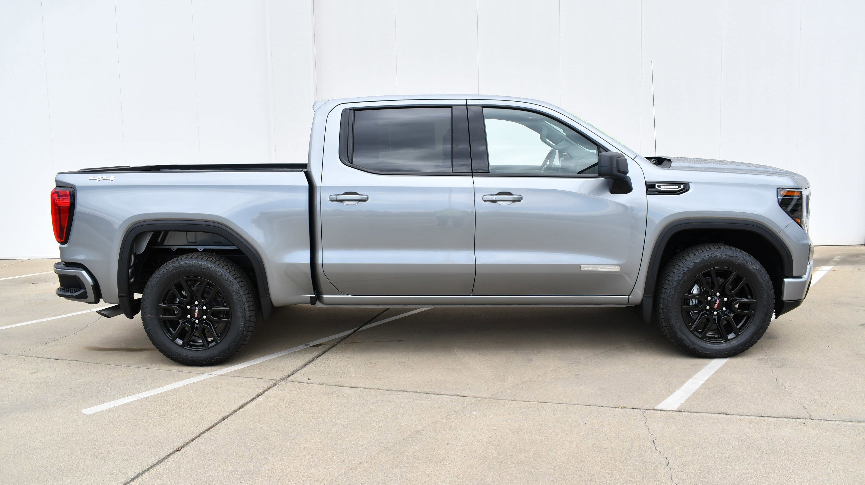 Used 2026 Sterling Metallic GMC Elevation image 4