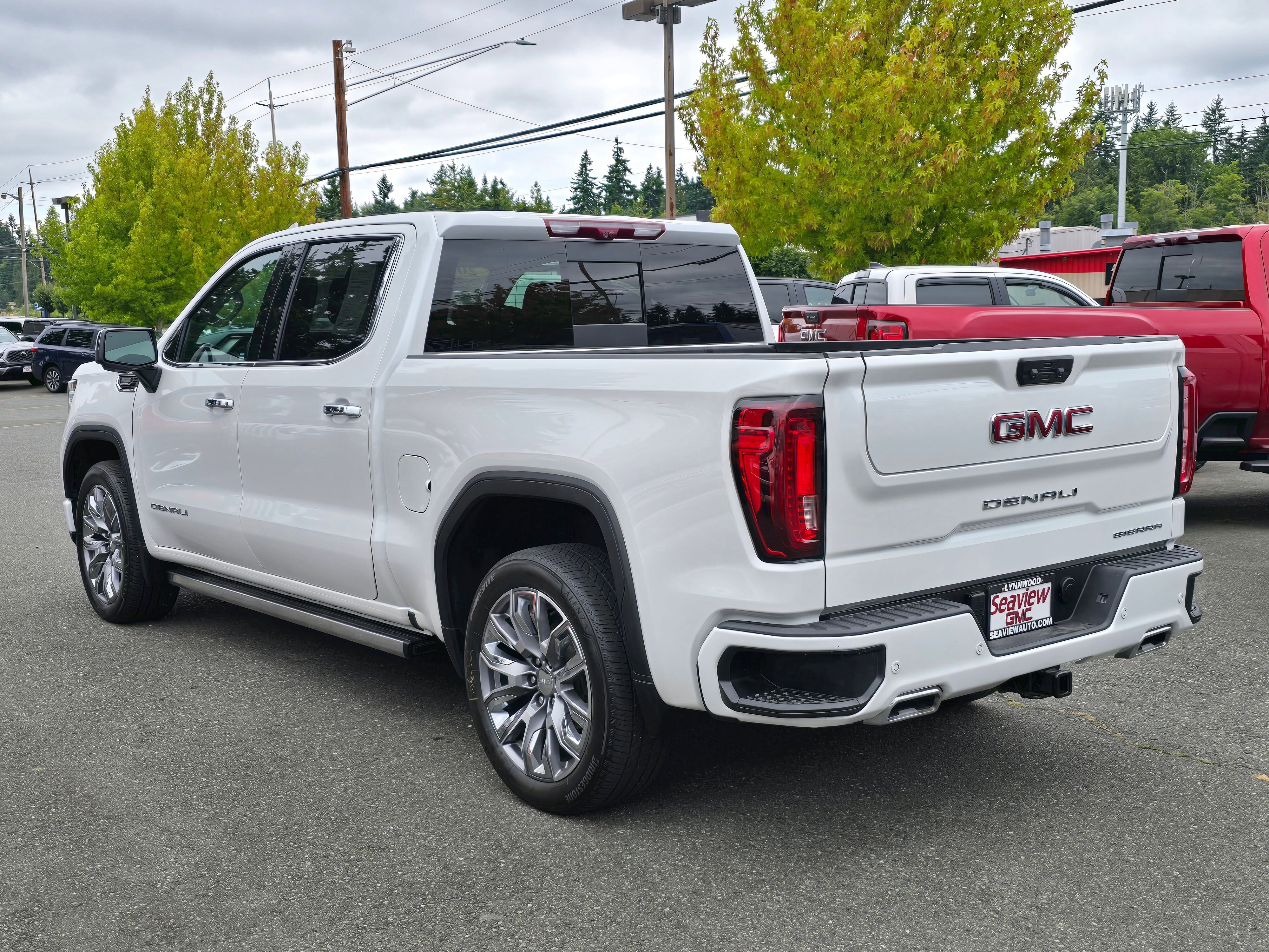 Used 2024 White Frost Tricoat GMC Denali image 5