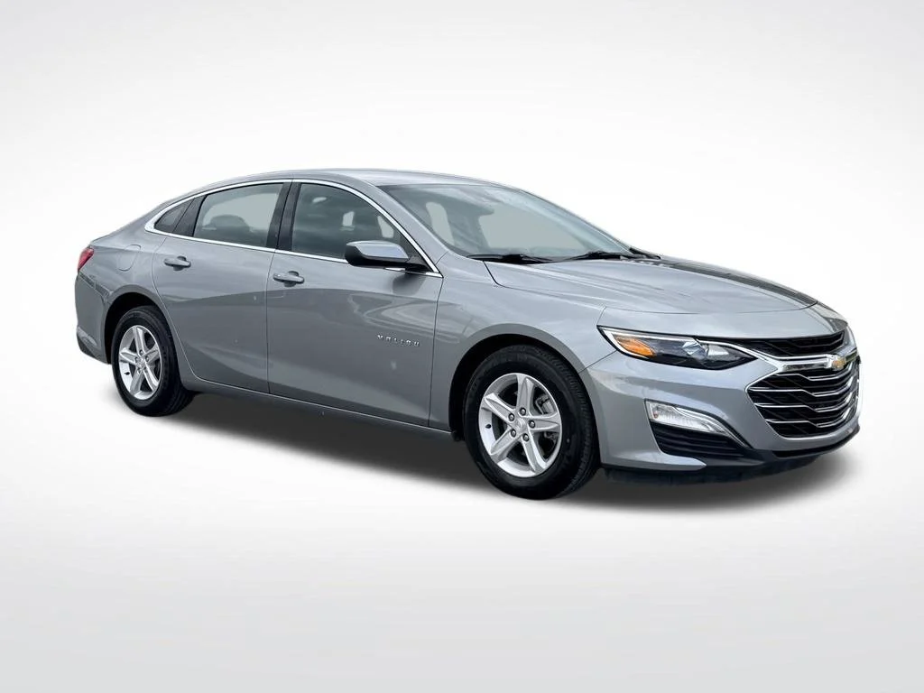 Used 2025 Gray Chevrolet LT image 8