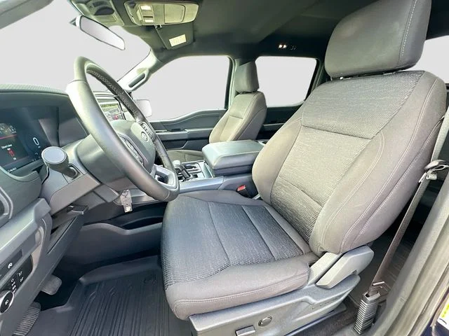 Used 2025 Blue Ford XLT image 19