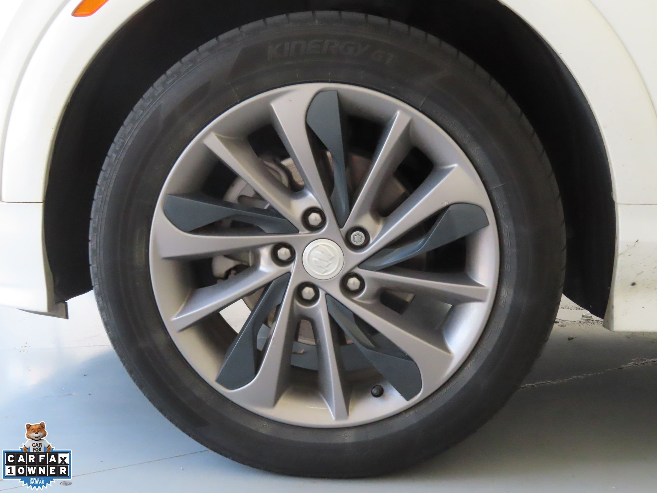 Used 2023 White Buick Select image 25