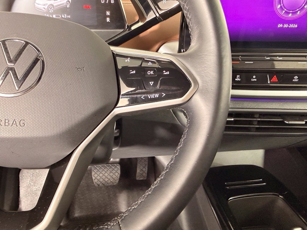 Used 2021 Blue Volkswagen Pro S image 23