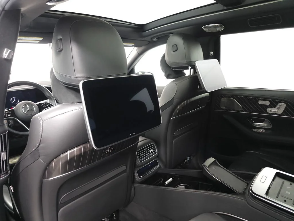 Used 2025 Black Mercedes-Benz Maybach GLS 600 image 30