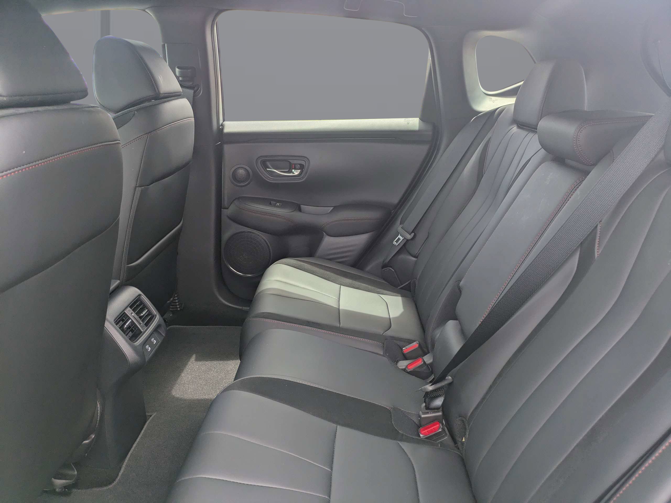 Used 2025 Solar Silver Metallic Acura A-Spec Package image 48