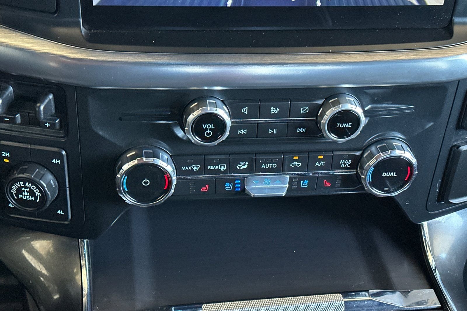 Used 2022 Silver Ford Lariat image 20