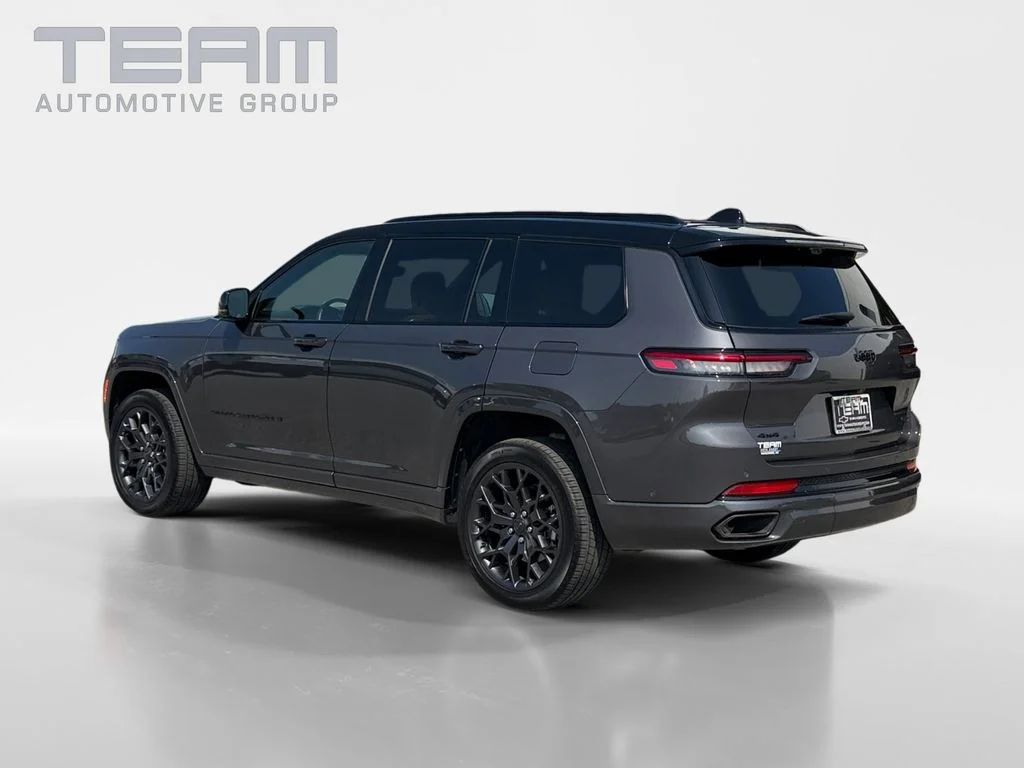 Used 2025 Gray Jeep Summit image 5