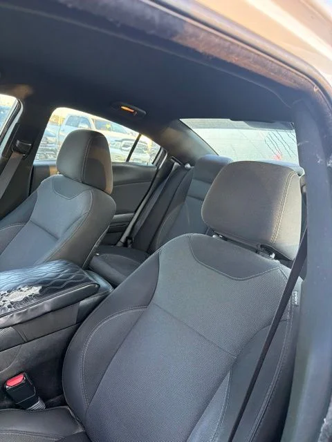 Used 2018 White Dodge SXT image 9