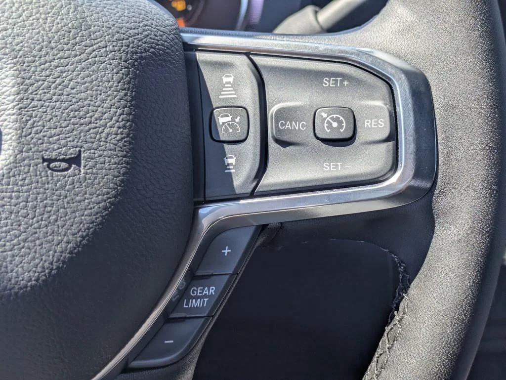 New 2026 Granite Crystal Metallic Clear-Coat Exterior Paint RAM Laramie image 27
