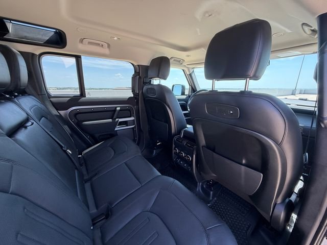 Used 2022 Eiger Grey Metallic Land Rover S image 17