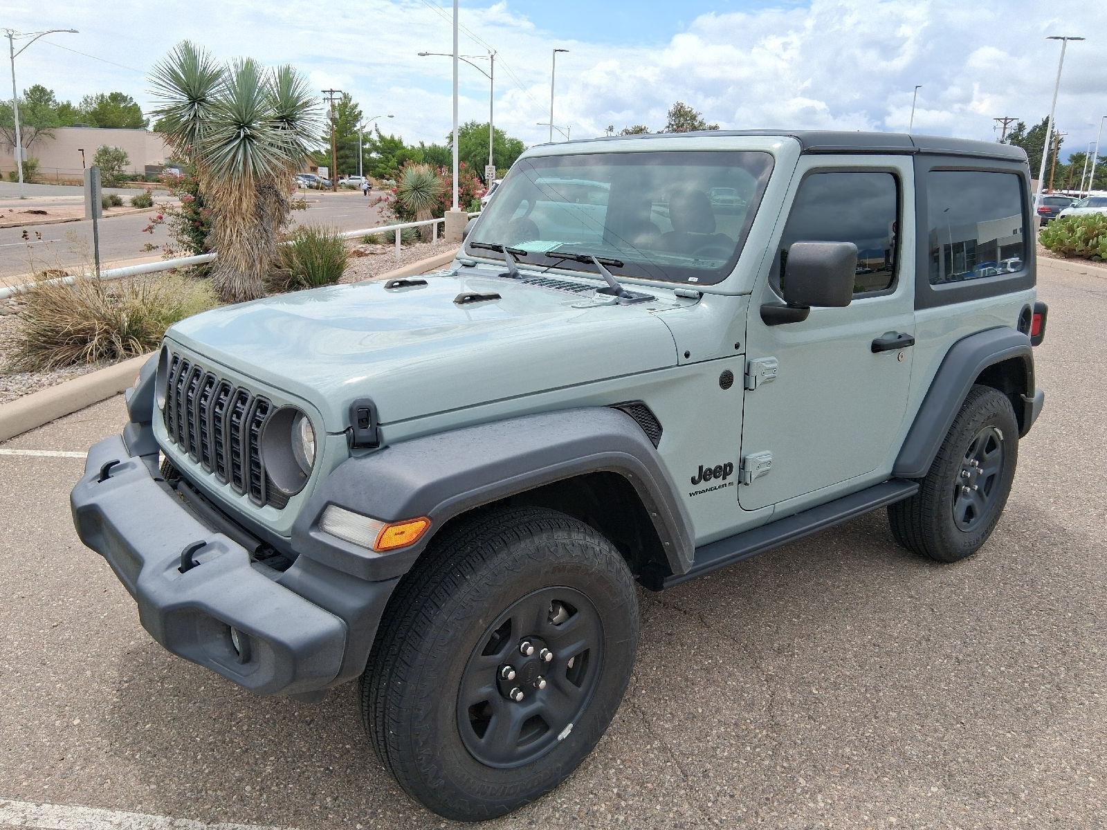 Used 2024 Earl Clearcoat Jeep Sport image 1