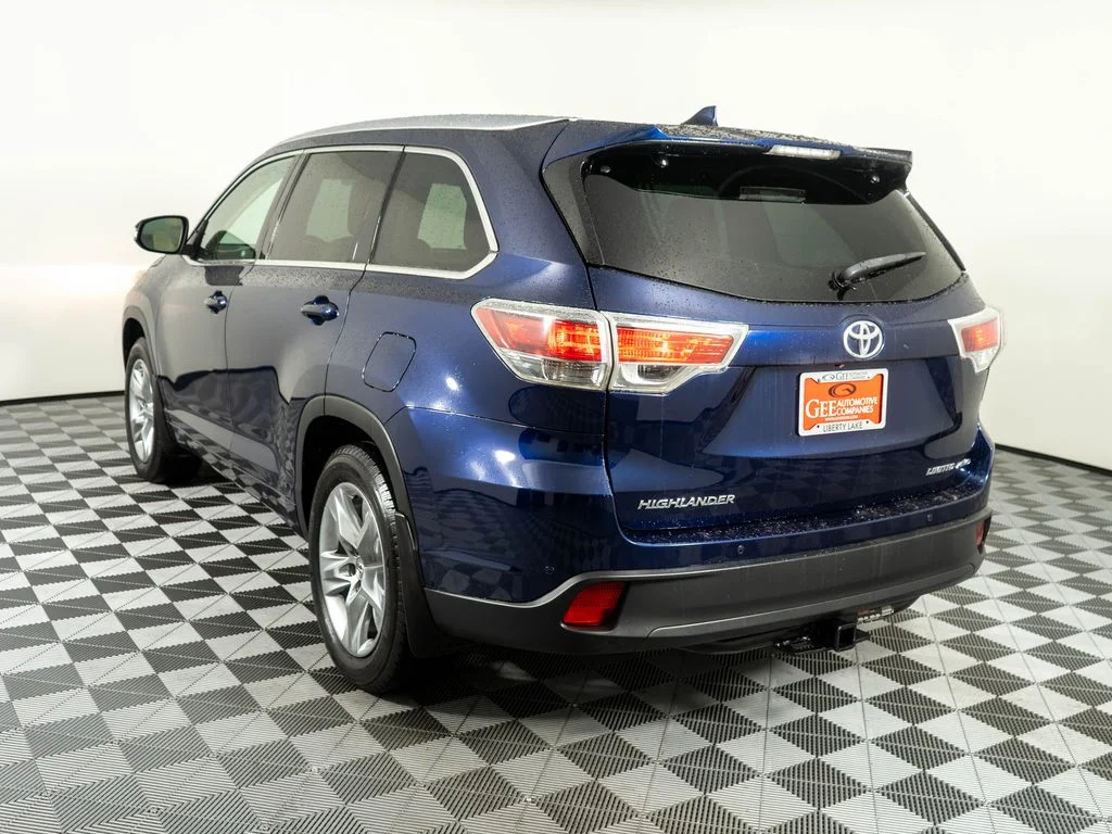 Used 2015 Blue Toyota Limited Platinum V6 image 4