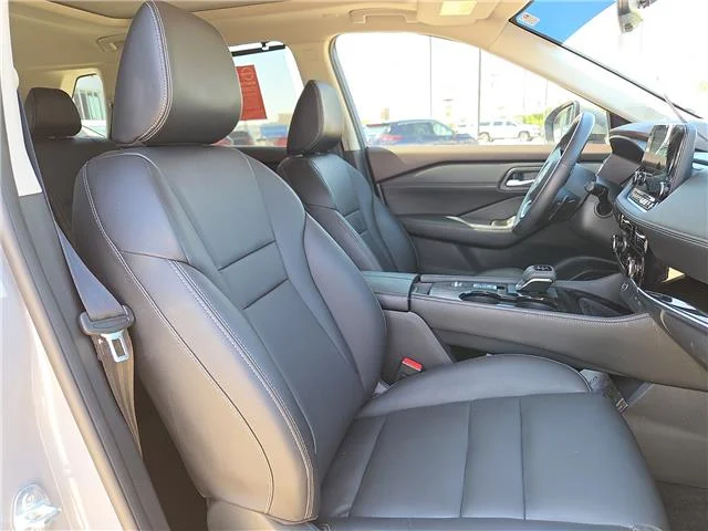Used 2023 Gray Nissan SL image 9