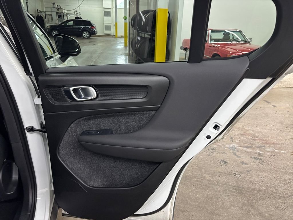 Certified Used 2023 Crystal White Volvo Ultimate image 18