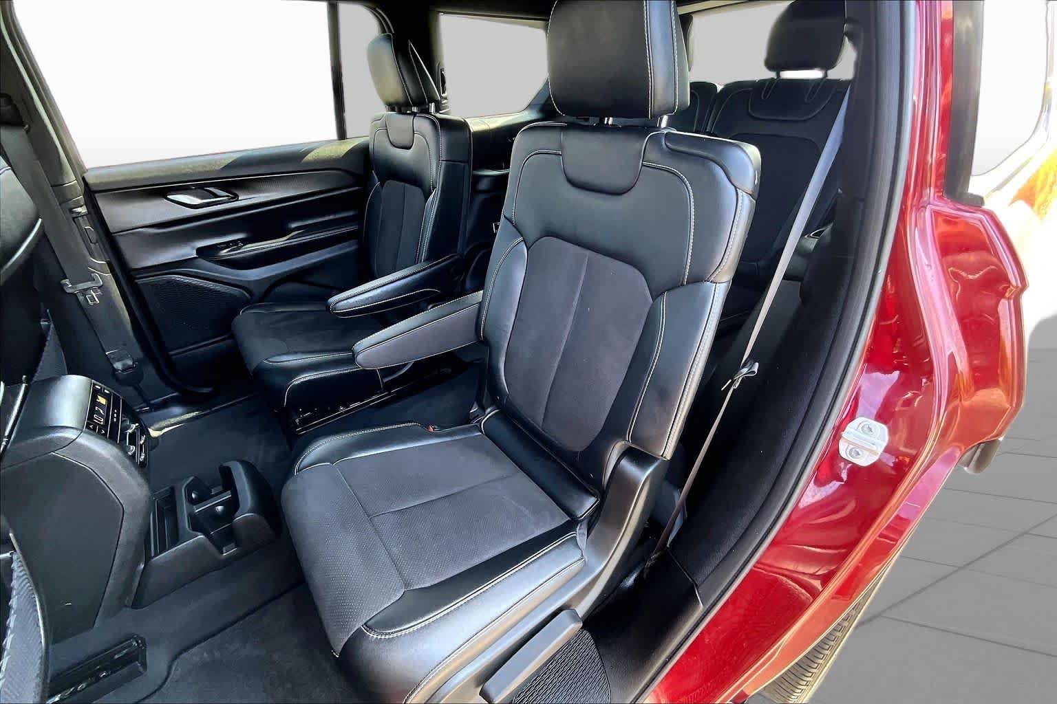 Used 2023 Velvet Red Pearlcoat Jeep Altitude image 20