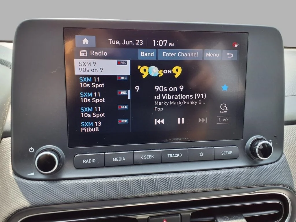 Used 2023 Silver Hyundai SEL image 5