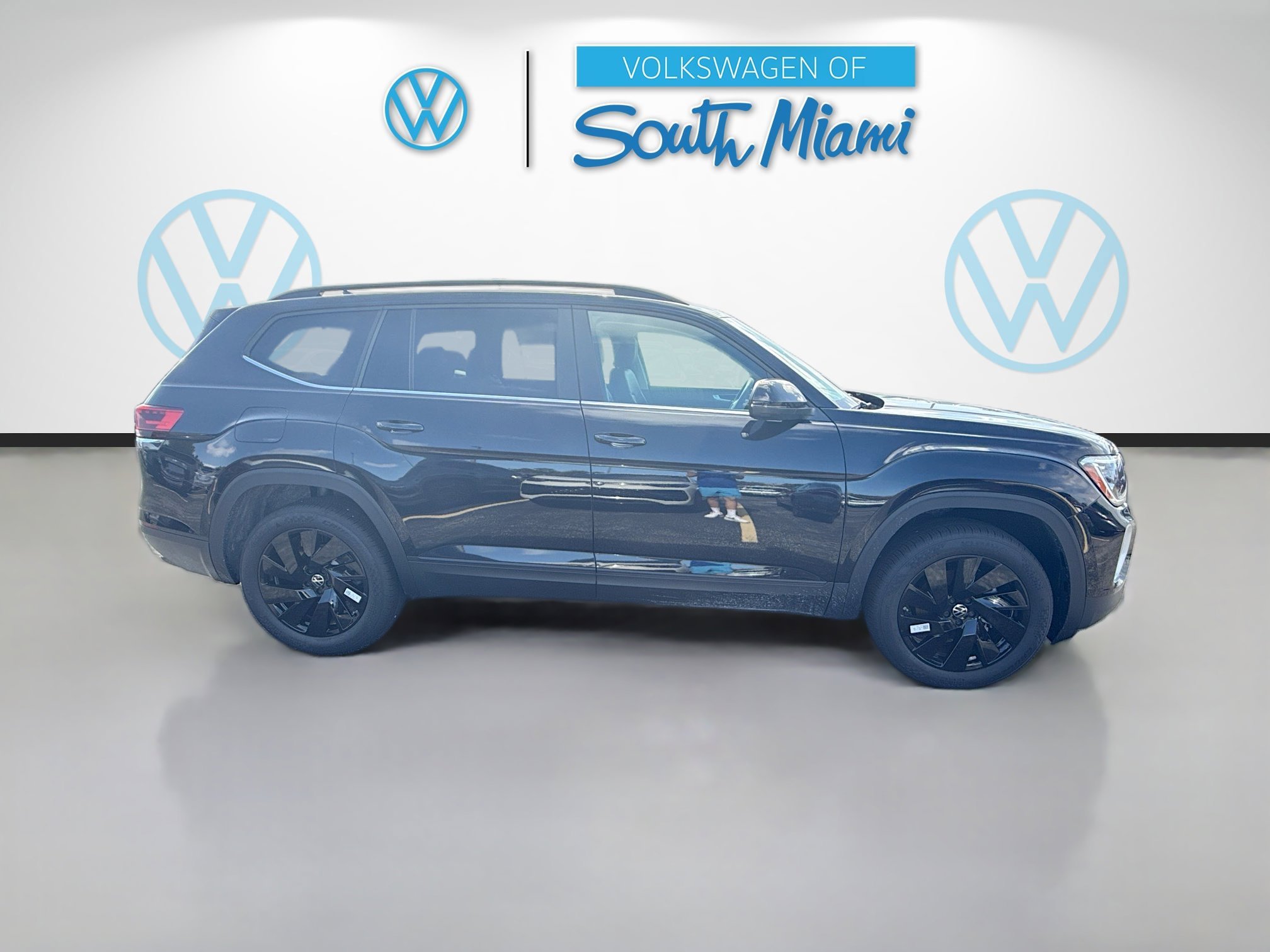 New 2026 Black Volkswagen 2.0T SE w/Technology image 8