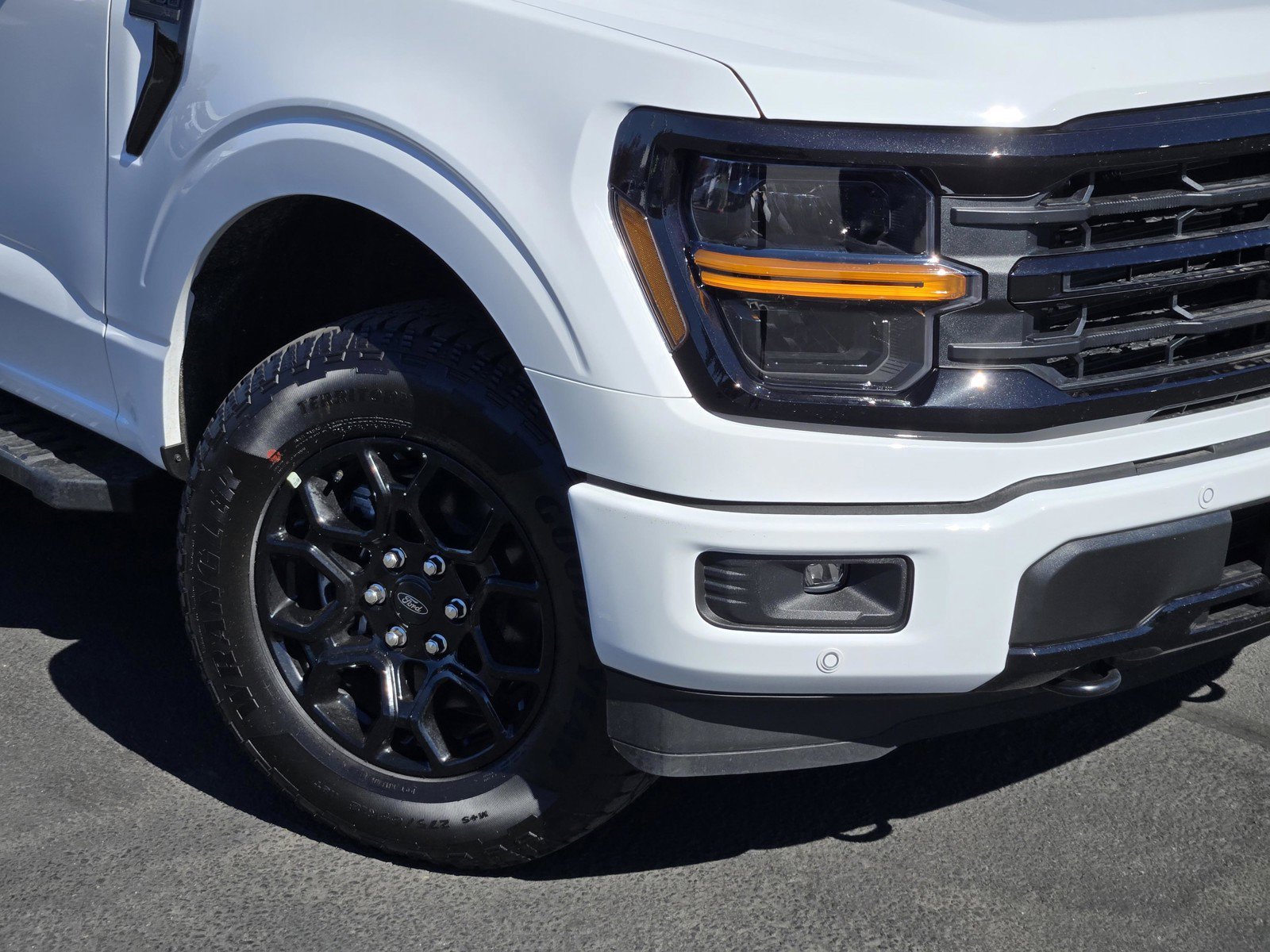 New 2026 Oxford White Ford XLT image 6