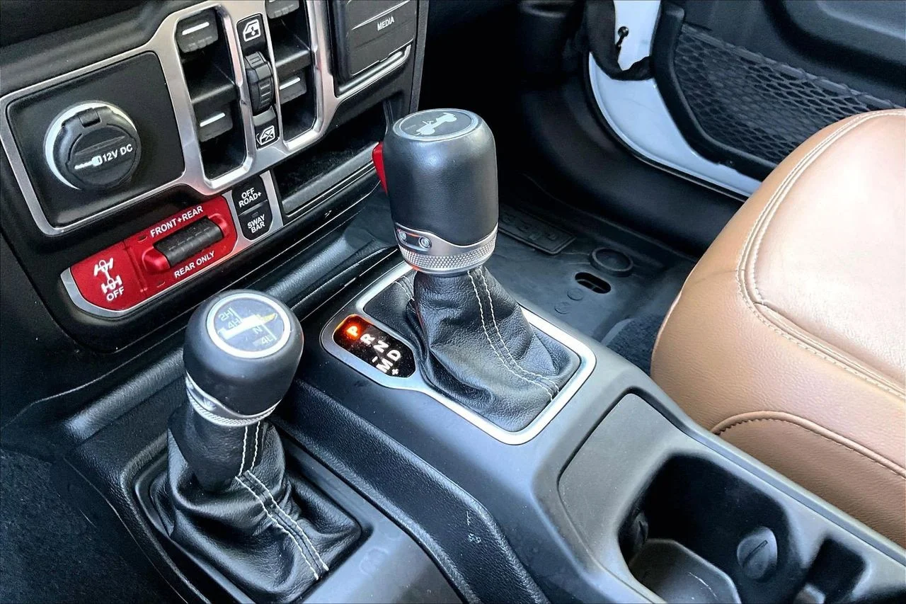Used 2021 White Jeep Rubicon image 30