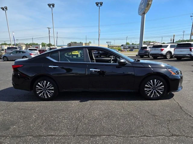 Used 2025 Black Nissan 2.5 SV image 9