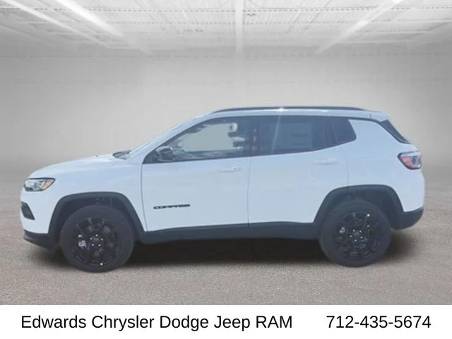 New 2026 White Jeep Latitude image 5