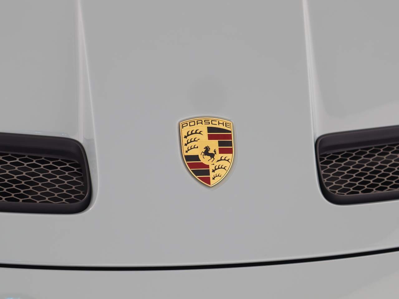 Certified Used 2024 Shade Green Metallic Porsche S/T image 25