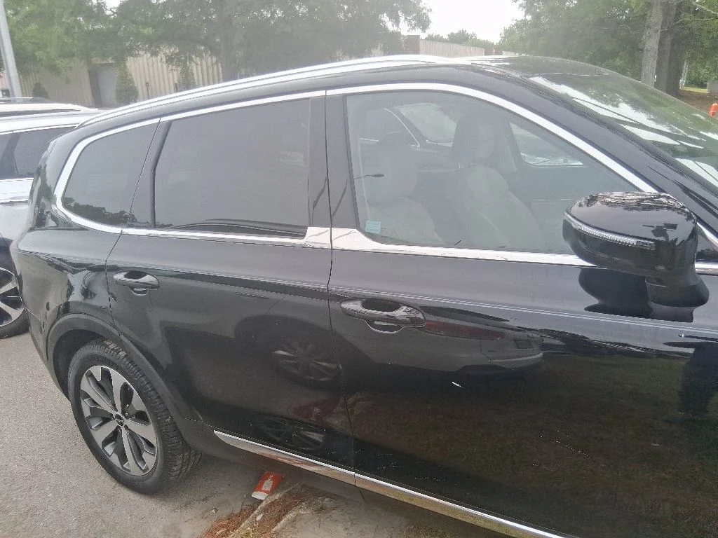 Used 2022 Black Kia EX image 12