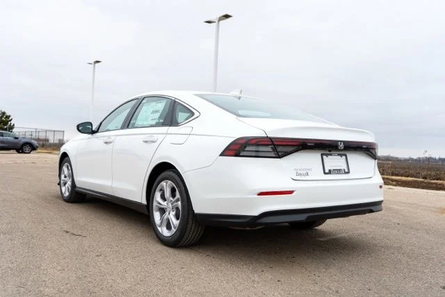 Used 2024  Honda LX image 5