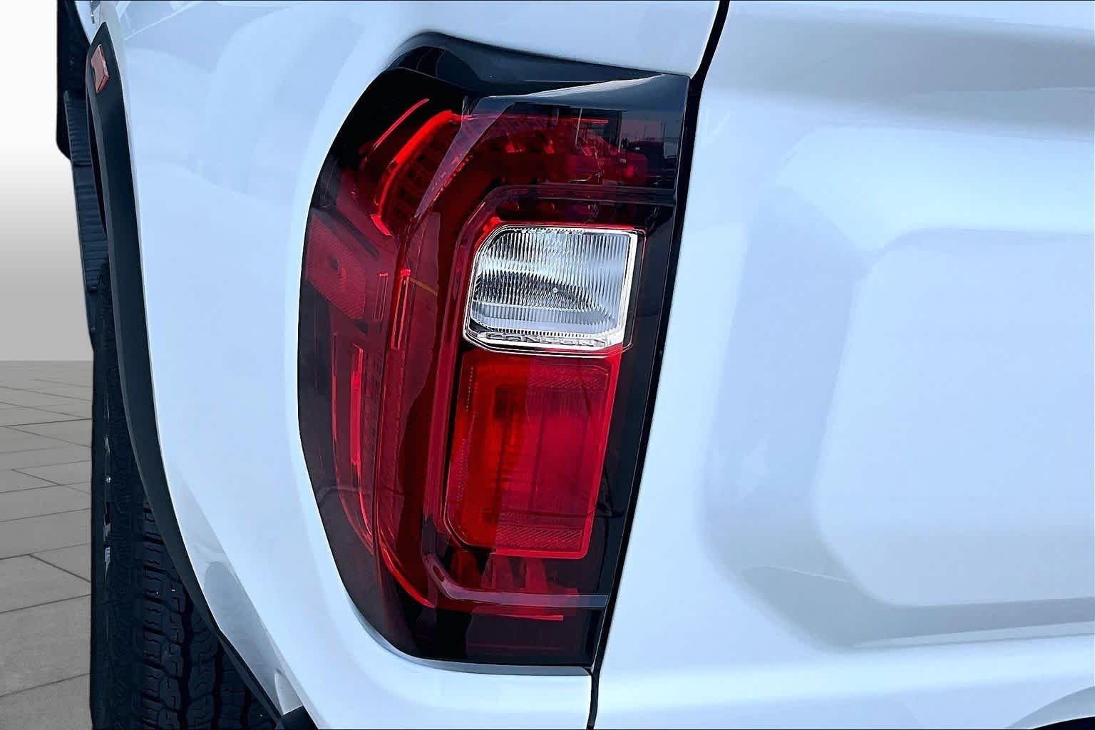 Used 2024 Summit White GMC 2WD Elevation image 25