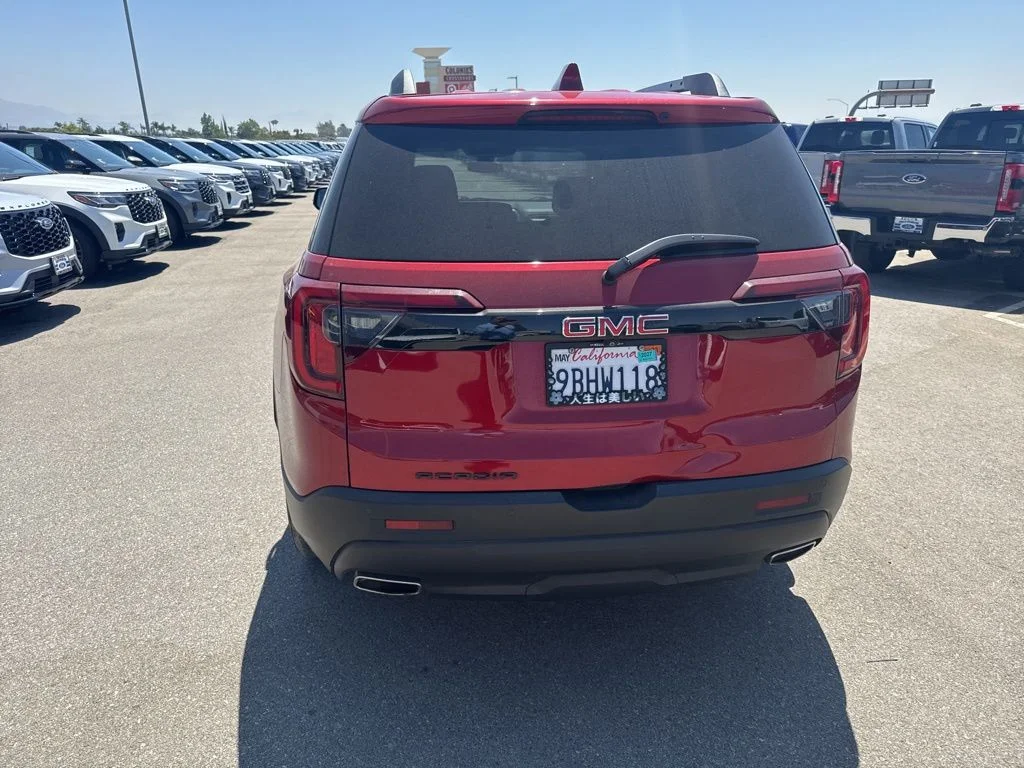 Used 2022 Cayenne Red Tintcoat GMC SLE image 5
