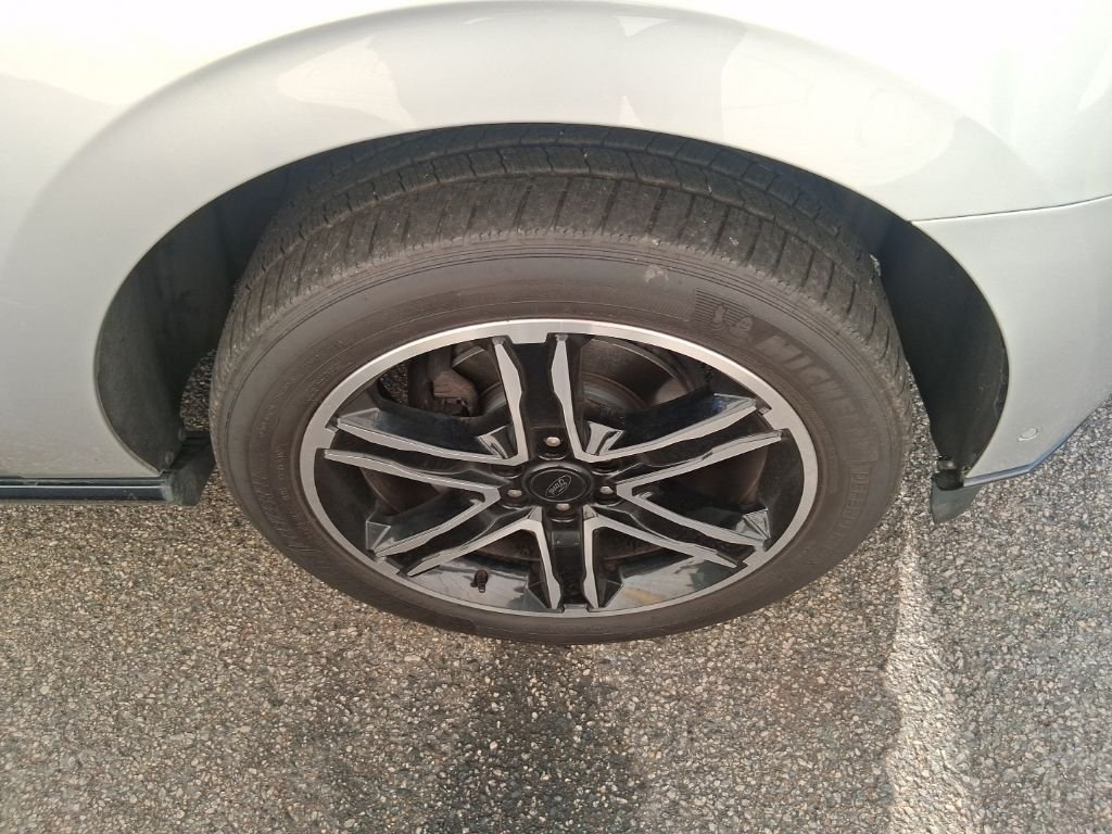 Used 2019 Silver Ford Limited image 4