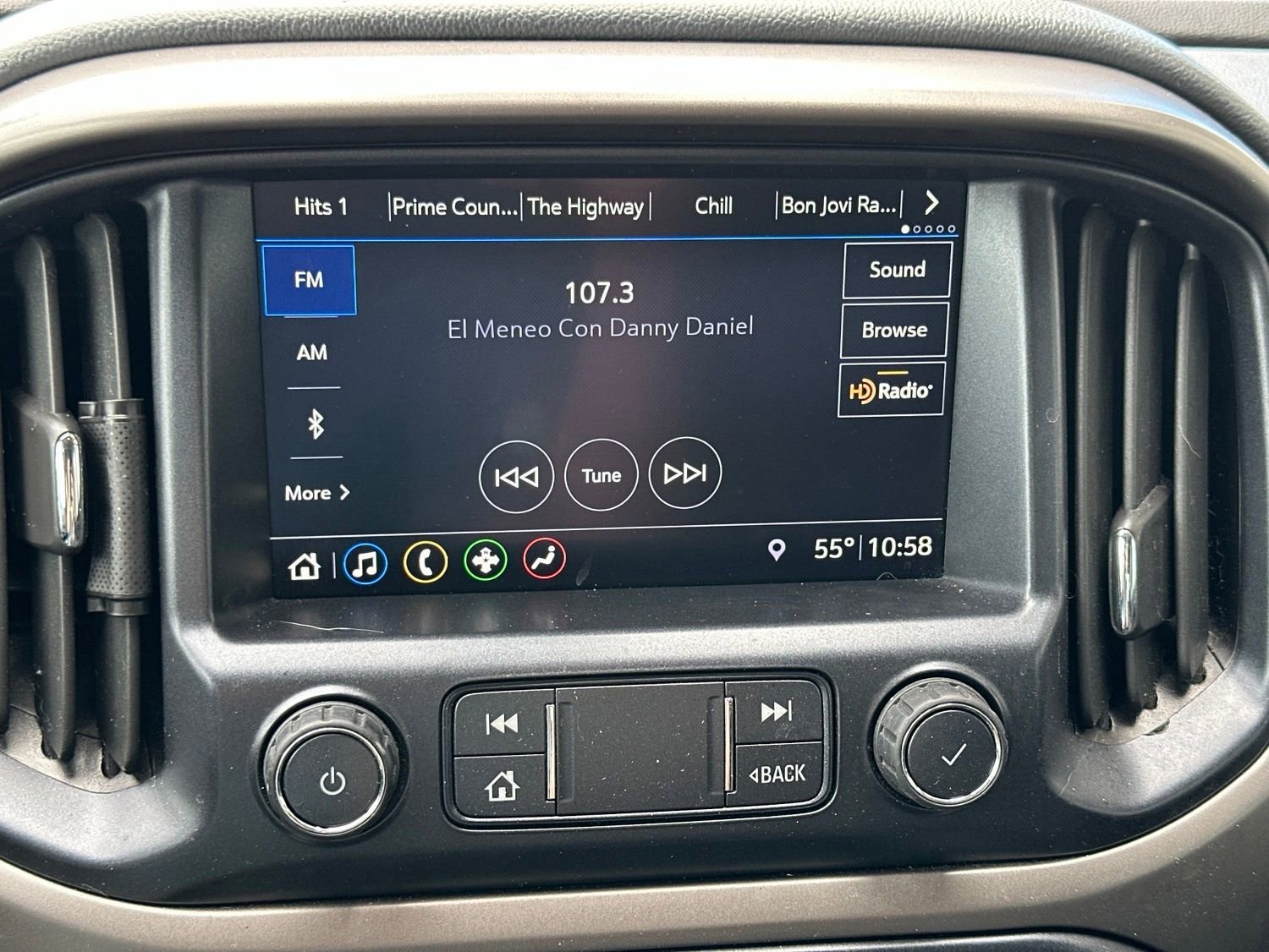 Used 2019 Summit White Chevrolet Z71 with Trailering Package - Bed Liner - Skid Plate Package - Off-Road Sport Bar - Premium Sound image 21