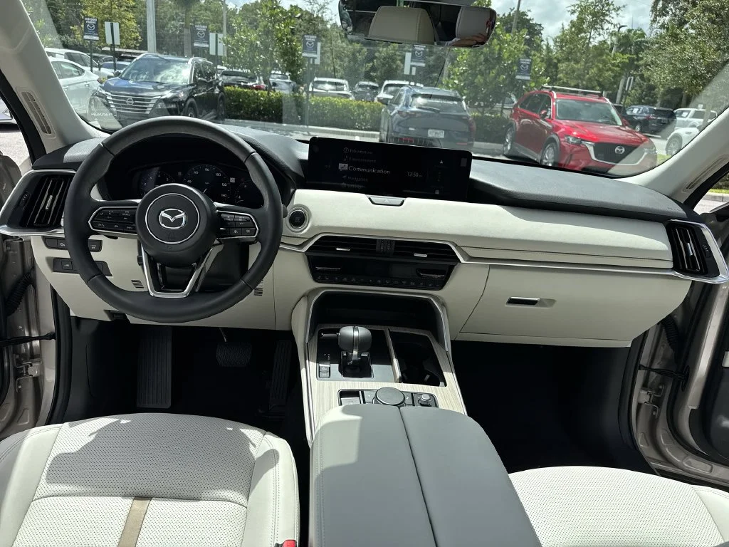 New 2026 Platinum Quartz Mazda 3.3 Turbo S Premium image 36