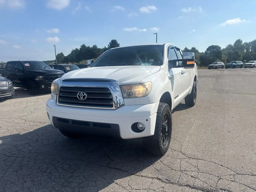 Used 2008  Toyota Limited image 5