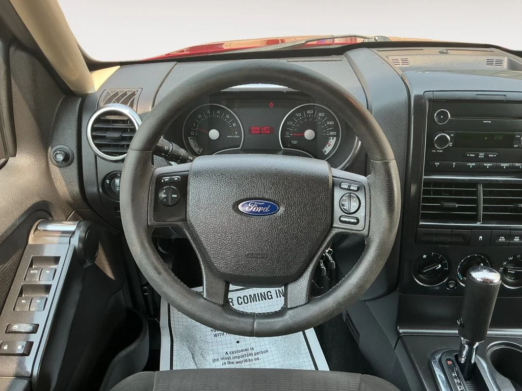 Used 2010 Red Ford XLT image 12