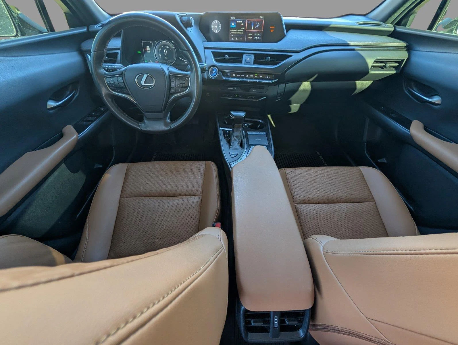 Used 2021 Eminent White Pearl Lexus UX 250h image 27
