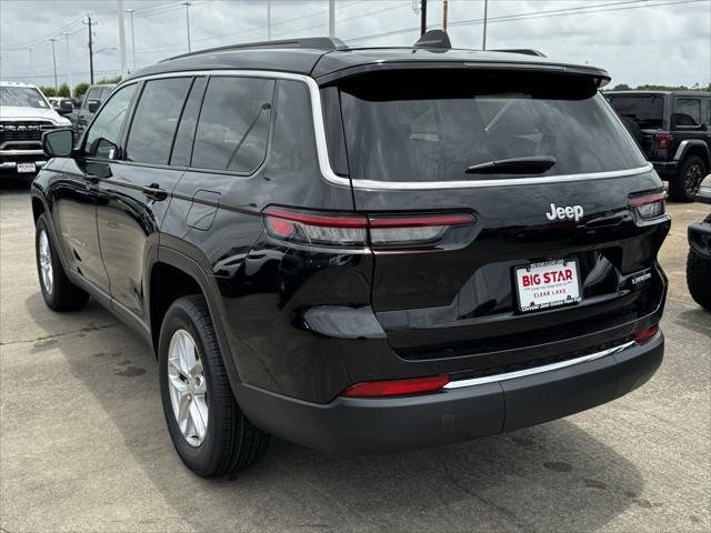New 2026 Diamond Black Crystal Pearl-Coat Exterior Paint Jeep Laredo X image 7