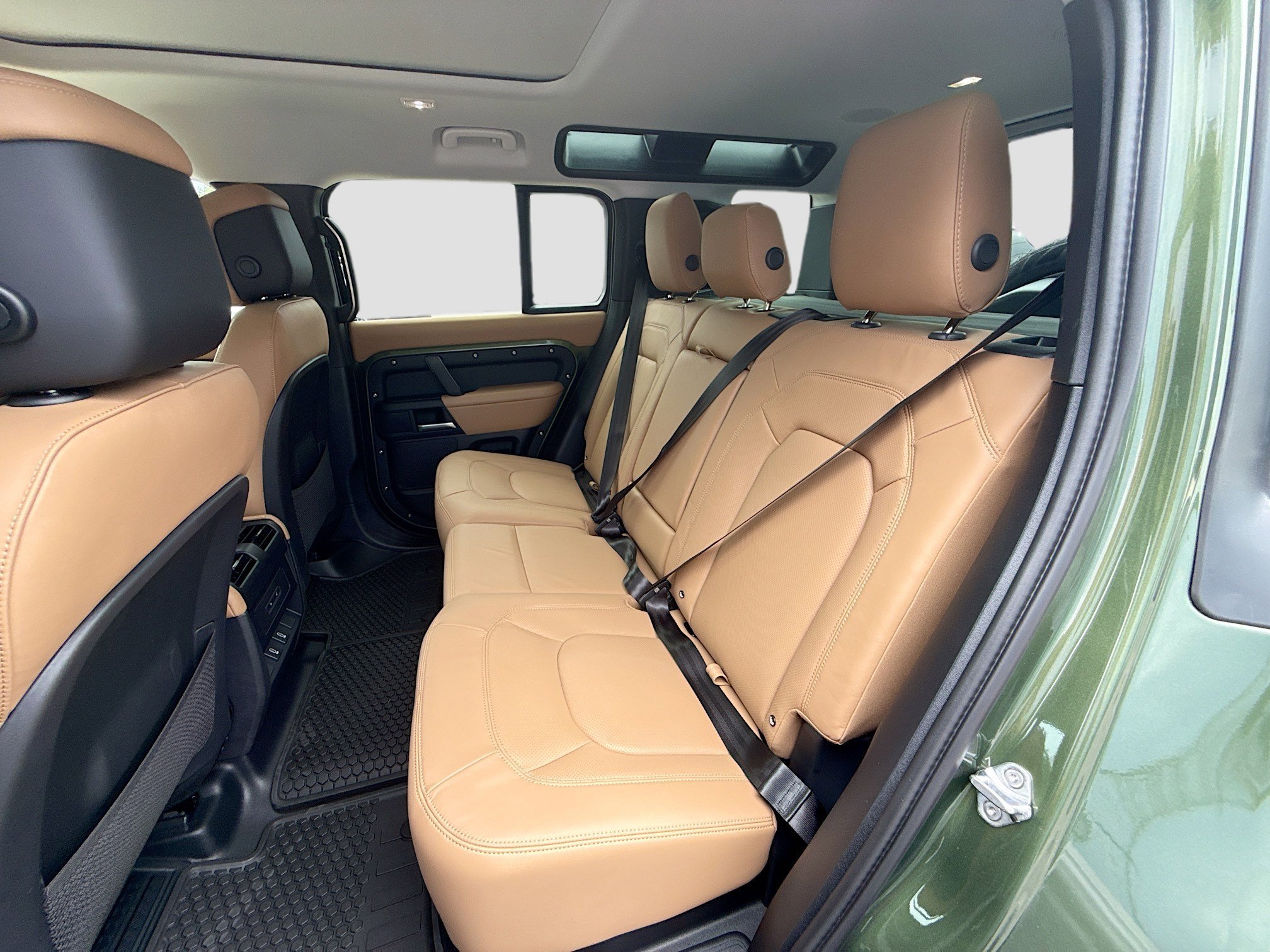 New 2026 Woolstone Green LAND ROVER X-Dynamic SE image 21