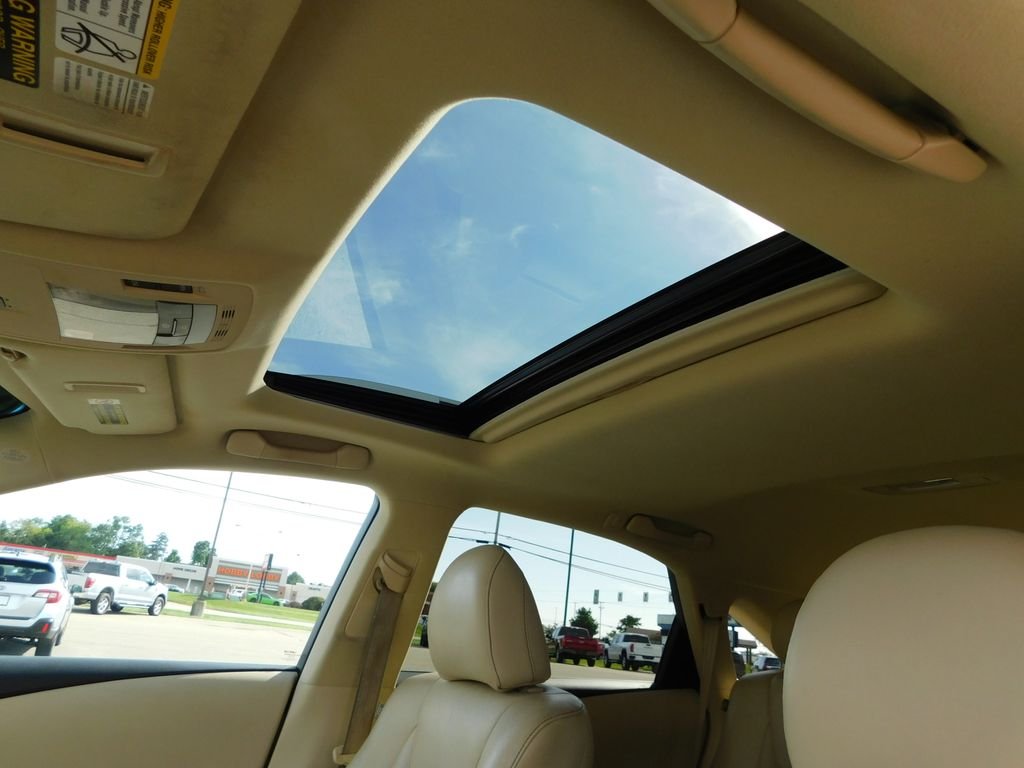 Used 2015 White Lexus 350 image 13