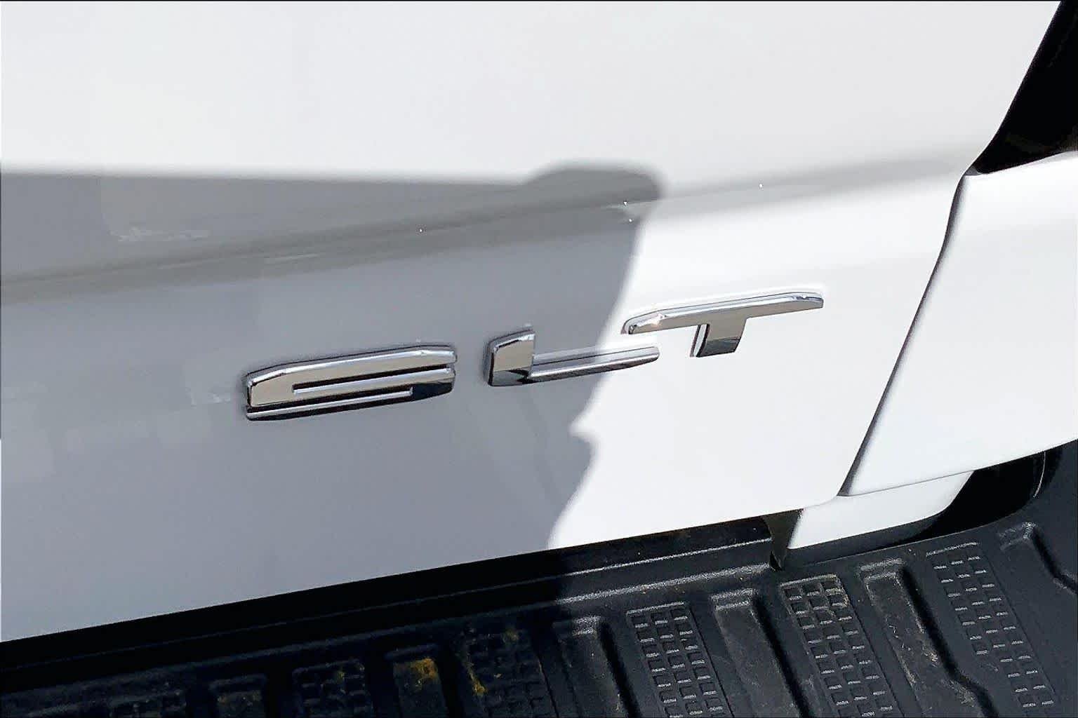 2026 GMC Sierra 1500 SLT - Photo 10