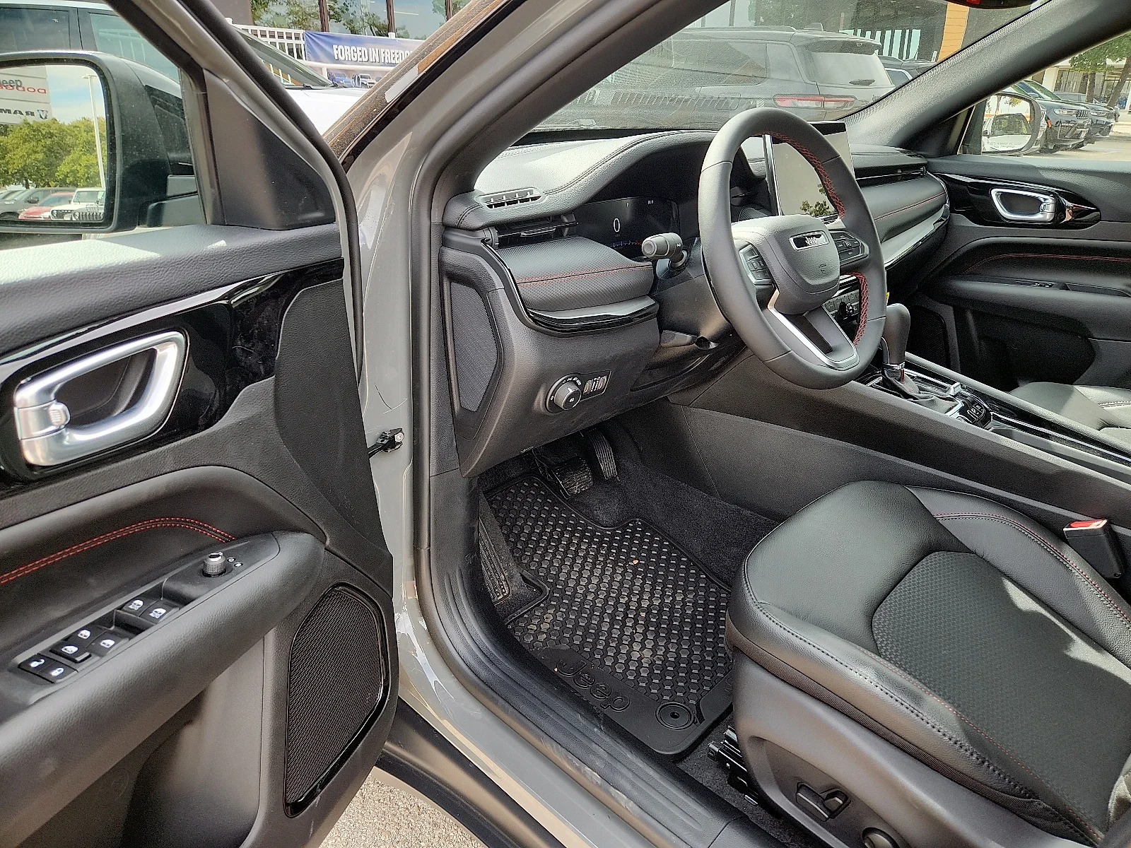 New 2027 Sting-Gray Clear-Coat Paint Jeep TRAILHAWK 4X4 image 13