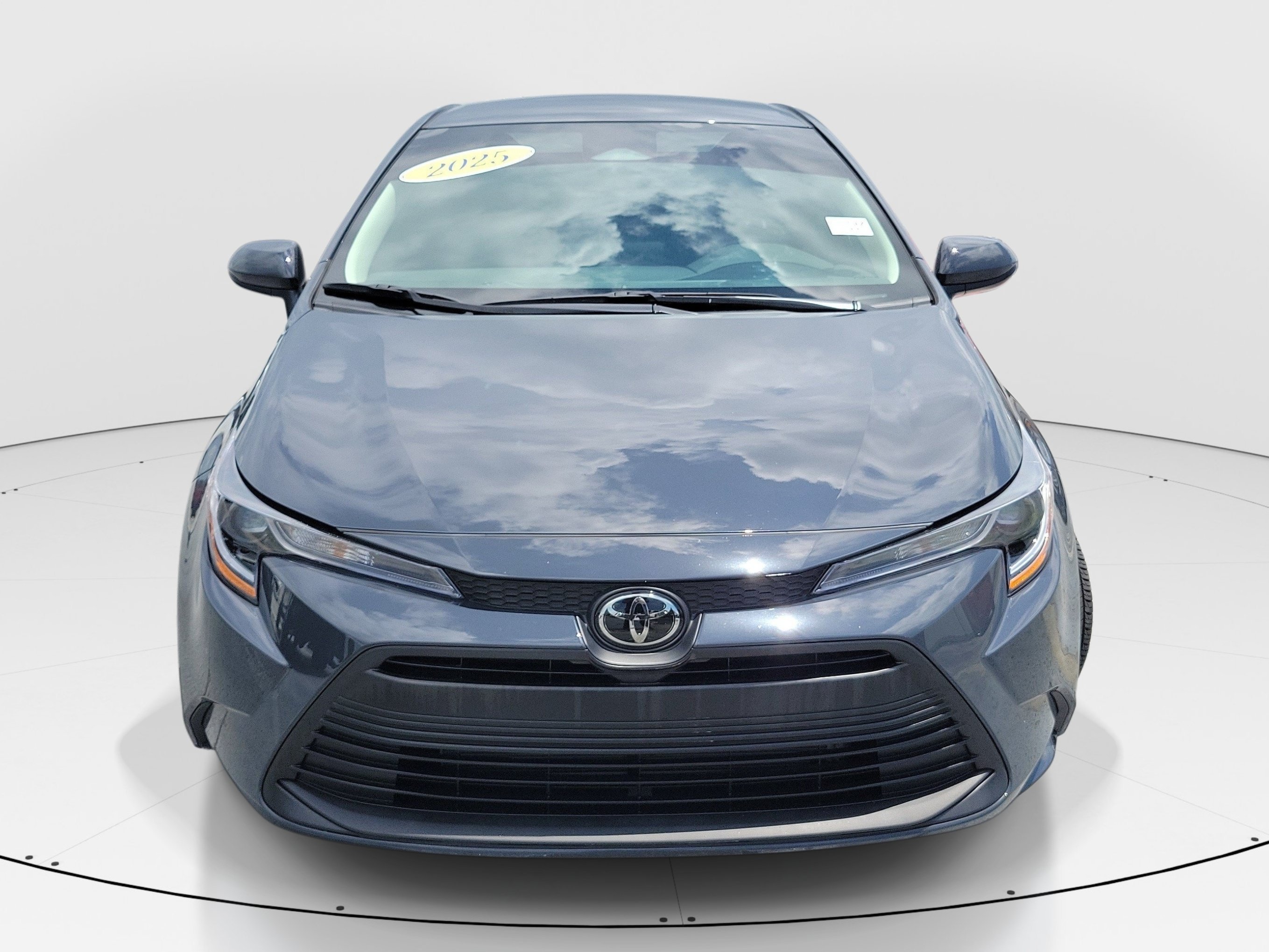 Used 2025 Underground/Mid Blk Met Toyota LE image 2