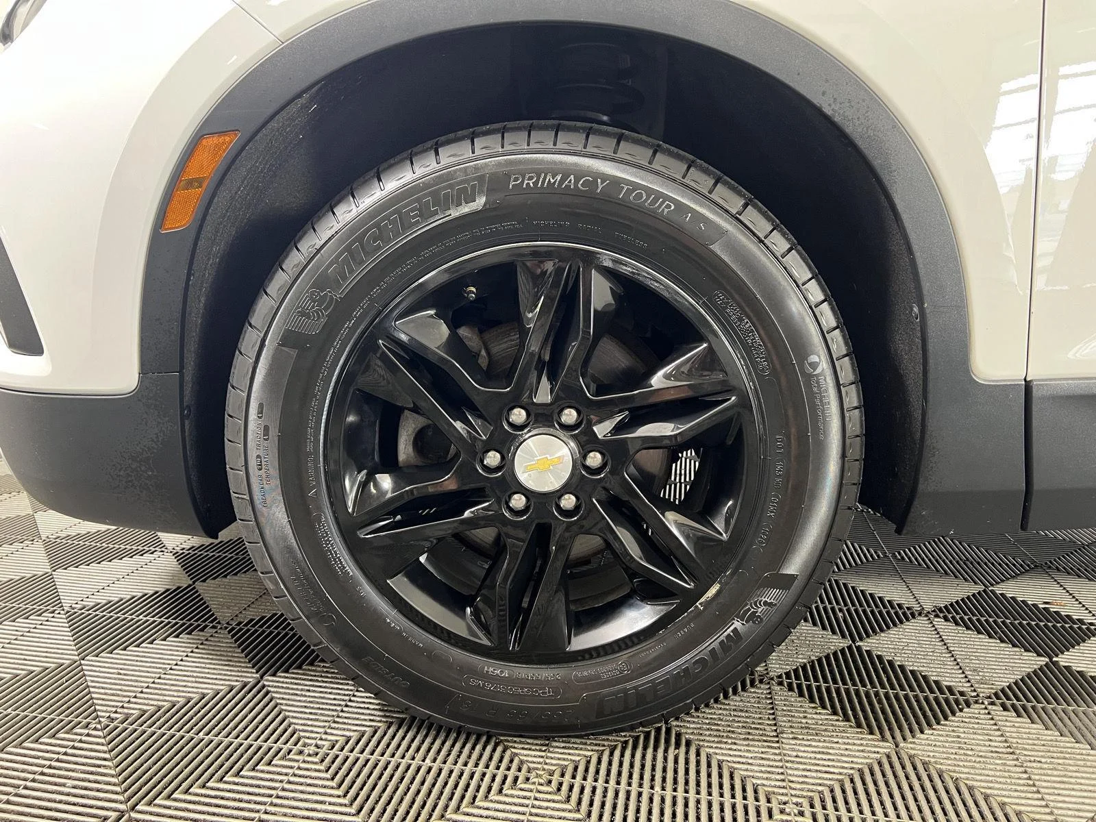 Used 2020 Summit White Chevrolet LT image 31