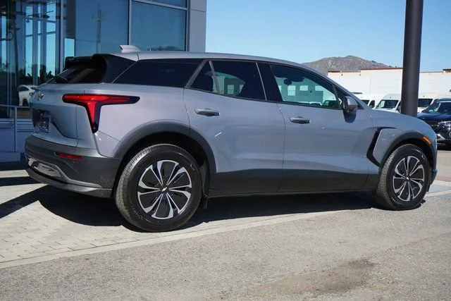 2025 Chevrolet Equinox EV LT - Photo 9
