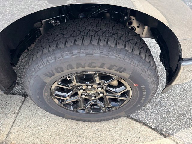 New 2026 Carbonized Gray Metallic Ford XLT image 11