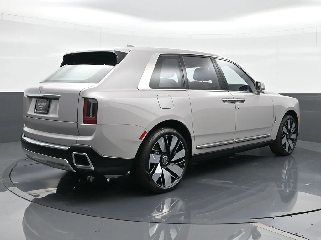 New 2027 Gray Rolls-Royce  image 2