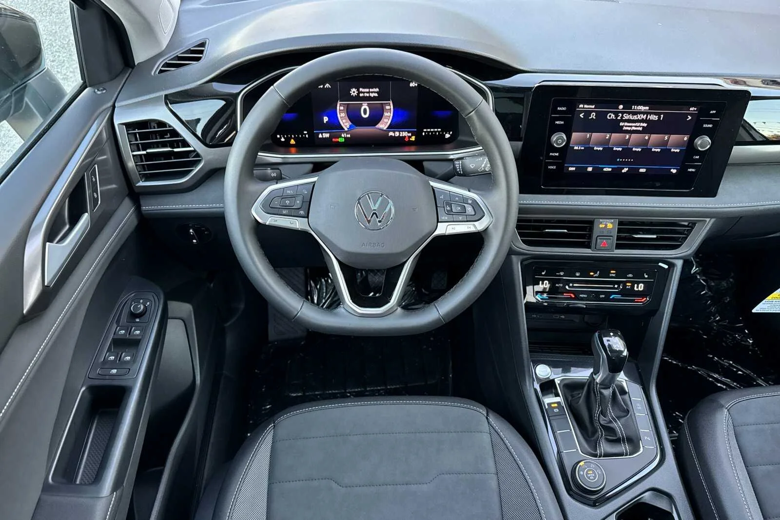 2026 Volkswagen Taos SE Black - Photo 14