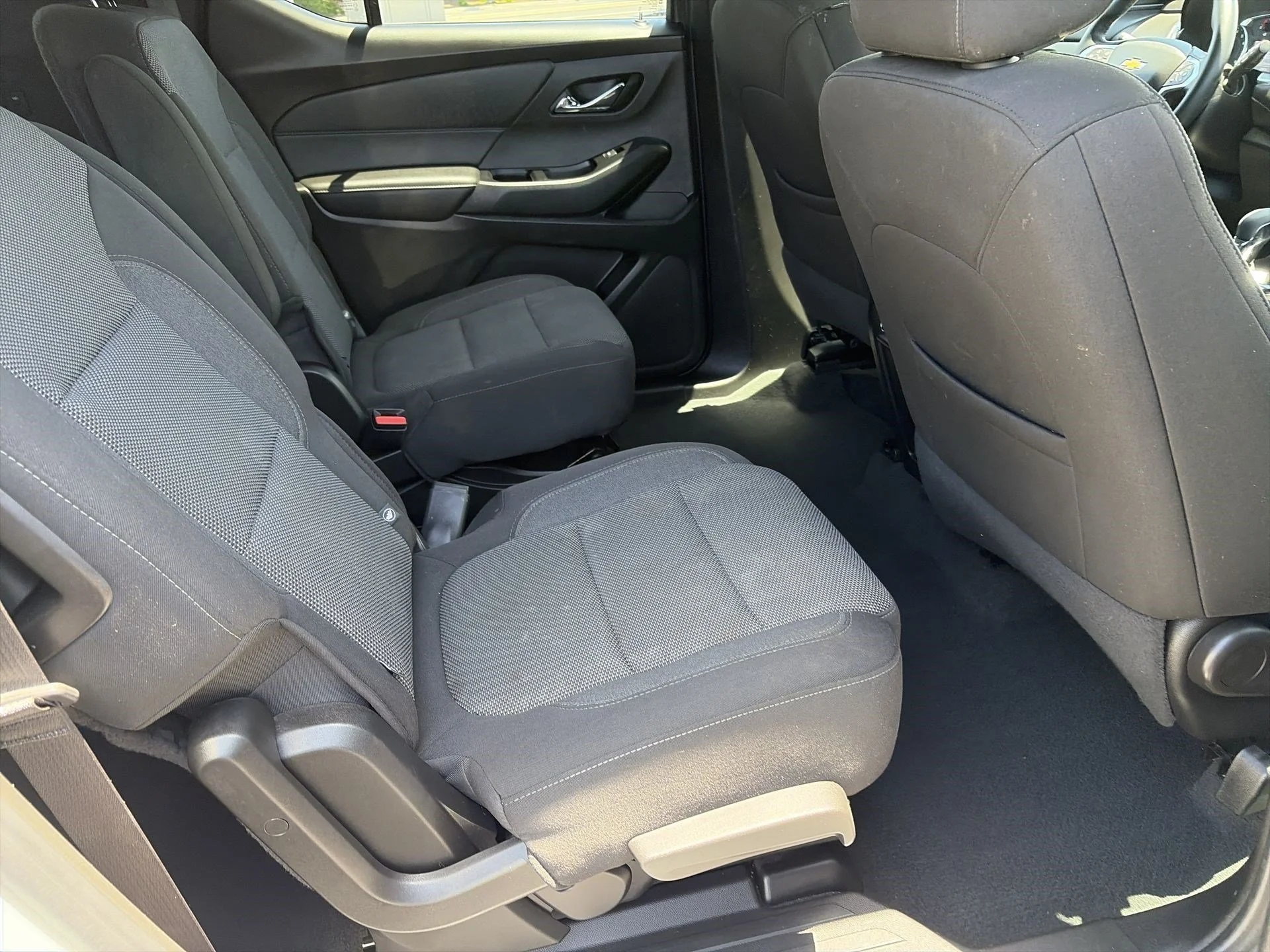 Used 2023 Summit White Chevrolet LT Cloth image 29