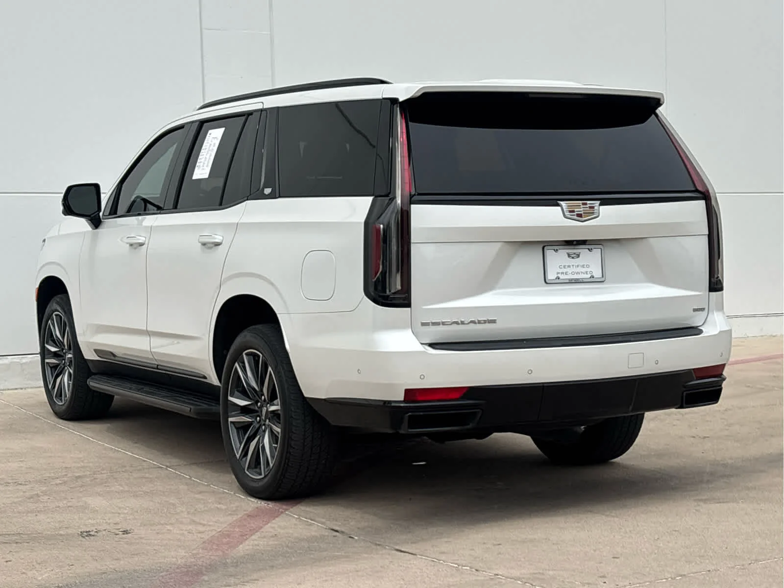 Used 2022 Crystal White Tricoat Cadillac Sport image 6