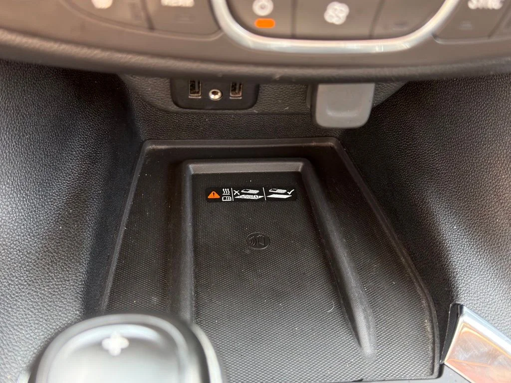 Used 2019 Red Chevrolet Premier image 13